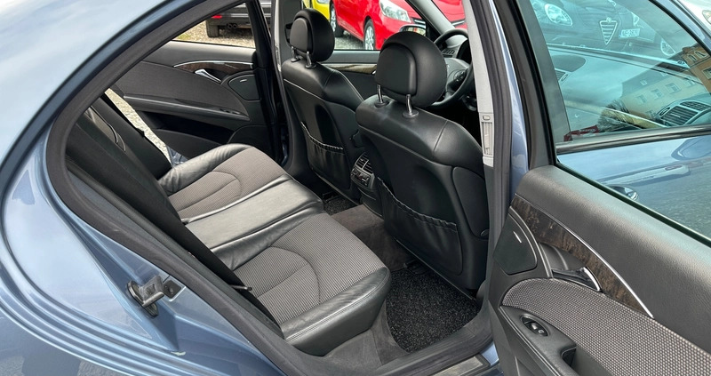 Mercedes-Benz Klasa E cena 29900 przebieg: 295189, rok produkcji 2002 z Elbląg małe 667